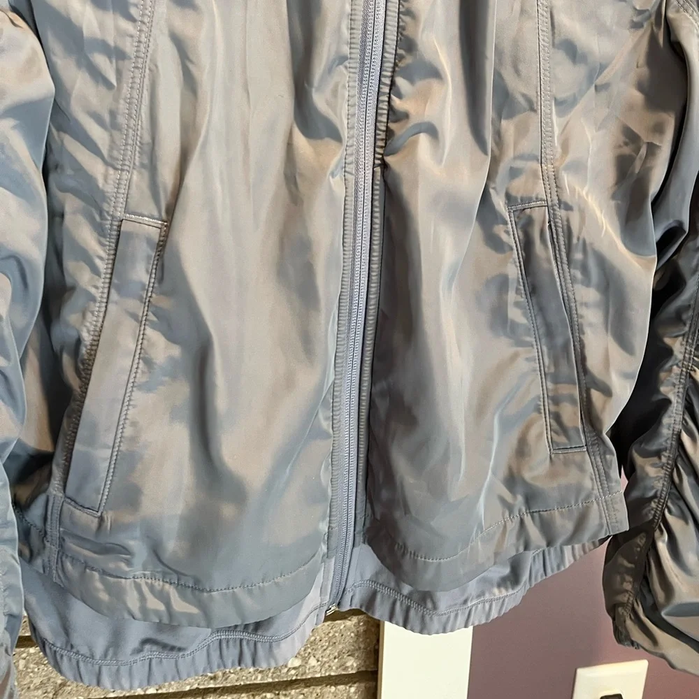 ATHLETA Wayfarer Bomber Jacket Performance Workout Gym Sporty Gray Blue … - Picture 9 of 16